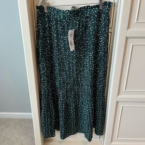 Green and white polka dot skirt, NWT, size XXL